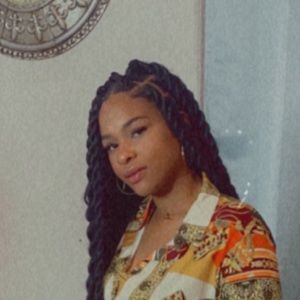 Meet your Posher, Kayla